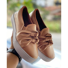 Load image into Gallery viewer, Women's flat shoes with leather bow
