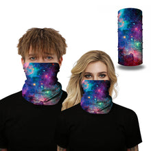 Load image into Gallery viewer, Bandana estampa céu estrelado ao ar livre
