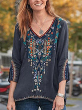 Load image into Gallery viewer, Camiseta confortável bordada à mão para mulheres
