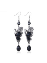 Load image into Gallery viewer, Brincos de pompom de cristal borboleta
