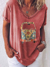 Load image into Gallery viewer, Camiseta estampada com decote em V
