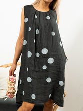 Load image into Gallery viewer, Women's sleeveless linen dress with dots
