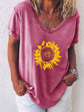 Load image into Gallery viewer, Sunflower print T-shirt
