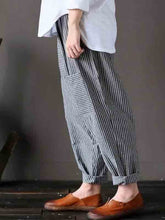 Load image into Gallery viewer, Loose casual trousers with large pockets in cotton and linen
