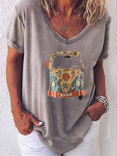 Load image into Gallery viewer, Camiseta estampada com decote em V

