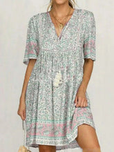 Load image into Gallery viewer, Vestido feminino de manga curta com decote em V
