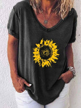 Load image into Gallery viewer, Sunflower print T-shirt
