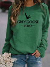 Load image into Gallery viewer, Moletom feminino com estampa carta VODKA GREY GOOSE
