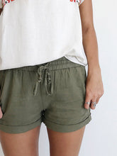 Load image into Gallery viewer, Women's Plus Size Casual Cotton and Linen Pocket Shorts
