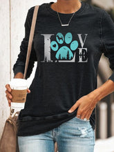 Load image into Gallery viewer, Moletom feminino com estampa de pata de cachorro amor
