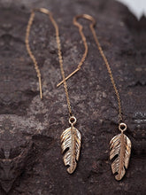 Load image into Gallery viewer, Pendientes de hoja de plumas de oro vintage
