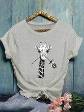 Load image into Gallery viewer, Camiseta feminina casual decote redondo rosa girafa com estampa legal
