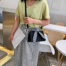 Load image into Gallery viewer, Ribbon square shoulder bag
