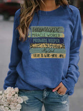 Load image into Gallery viewer, Way Maker Miracle Worker Promise Keeper Light In The Darkness Sudadera acogedora

