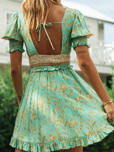 Load image into Gallery viewer, Vestido bohemio corto con manga abullonada y cuello cuadrado
