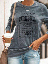 Load image into Gallery viewer, Whisky Fireball Me Faz Frisky Print Camiseta
