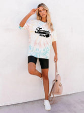 Load image into Gallery viewer, Camiseta pintada de mamãe de futebol feminino
