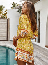 Load image into Gallery viewer, Macacão com estampa floral Boho
