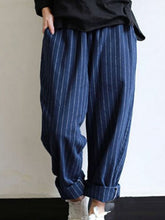 Load image into Gallery viewer, Pantalón salvaje retro literario de lino a rayas para mujer

