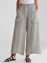 Load image into Gallery viewer, Wide trousers with double pocket
