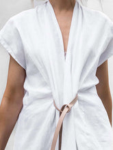 Load image into Gallery viewer, Vestido de linho de algodão com decote em V em cor sólida
