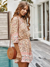 Load image into Gallery viewer, Macacão com estampa floral Boho

