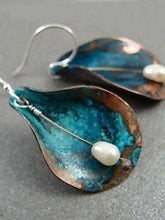 Load image into Gallery viewer, Pendientes vintage de perlas de hoja verde
