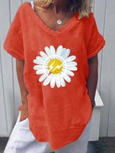 Load image into Gallery viewer, Casual cotton V-neck shirt with daisy print
