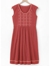 Load image into Gallery viewer, Vestido feminino bordado sem mangas
