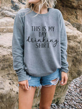 Load image into Gallery viewer, Camiseta casual estampada This Is My Day para beber
