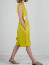 Load image into Gallery viewer, Macacão feminino com estampa floral
