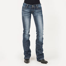 Load image into Gallery viewer, Calça jeans de montaria feminina com corte flecha azul
