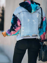 Load image into Gallery viewer, Jaqueta jeans com capuz em malha tie dye e aconchegante
