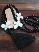 Load image into Gallery viewer, Colar de vidro multicolorido com pompom boho
