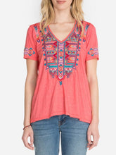 Load image into Gallery viewer, Camiseta confortável bordada à mão para mulheres
