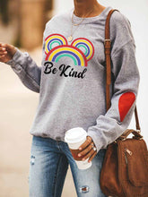 Load image into Gallery viewer, Seja gentil, arco-íris, amor sudadera gris
