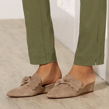 Load image into Gallery viewer, Women's Bow Wedge Sandals
