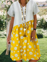 Load image into Gallery viewer, Vestido feminino de manga curta com estampa margarida
