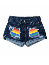 Load image into Gallery viewer, Shorts de mezclilla rasgados con estampado de arcoíris para mujer
