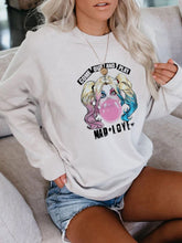 Load image into Gallery viewer, Moletom feminino com estampa para sair e jogar Mad Love
