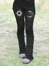 Load image into Gallery viewer, Calça Stretch Lazer Feminina com Estampa Vintage e Bordado
