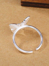 Load image into Gallery viewer, Anillo mariposa de plata cepillada lisa
