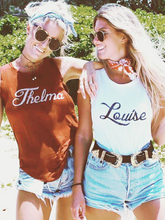 Load image into Gallery viewer, Camiseta feminina Thelma &amp; Louise Drape Girlfriend Louise
