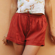 Load image into Gallery viewer, Shorts de linho de algodão com cordão confortável
