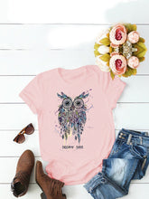 Load image into Gallery viewer, t-shirt de manga curta com estampa de coruja dos dias dos sonhos
