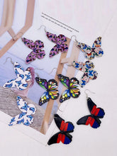 Load image into Gallery viewer, Brincos de couro com estampa borboleta dupla-face
