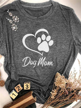 Load image into Gallery viewer, Camiseta feminina com estampa de cachorro mamãe
